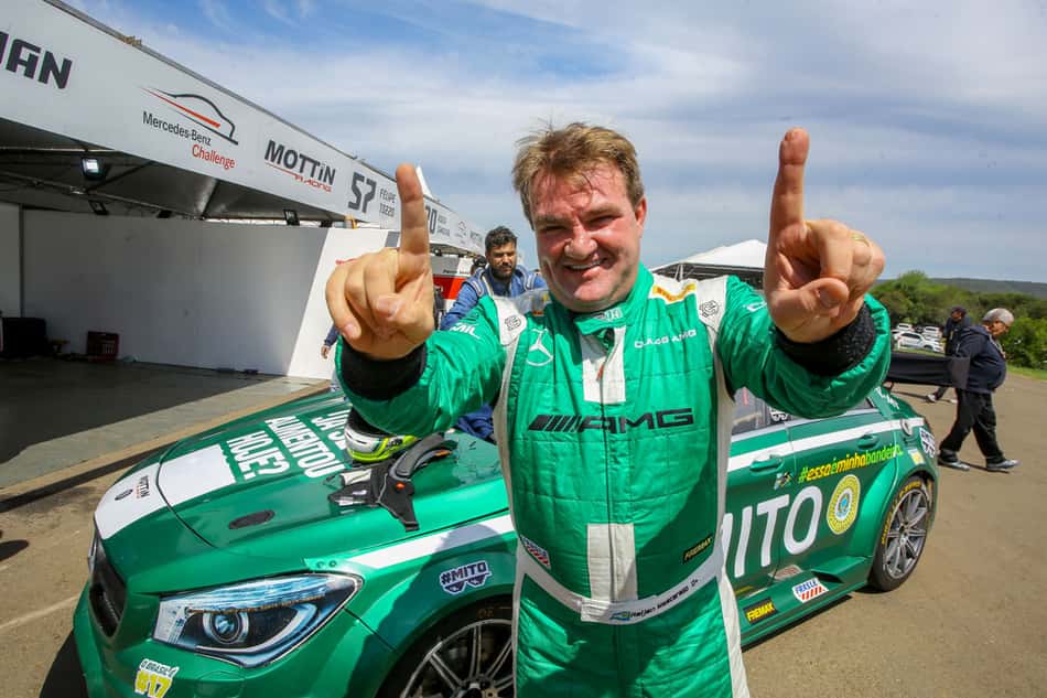 0s006 decide a pole position no Mercedes Benz Challenge