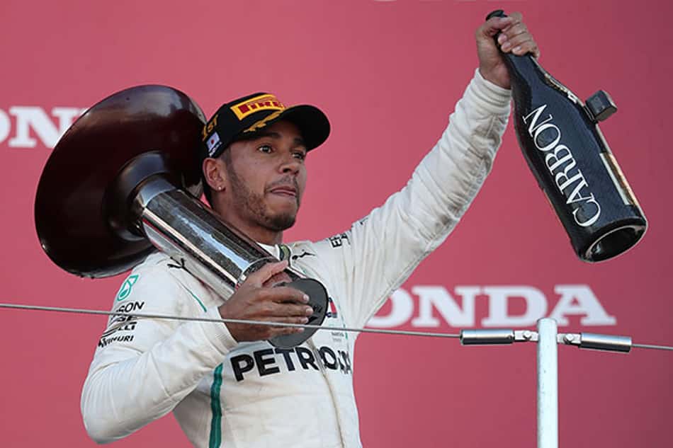 Lewis Hamilton domina o GP do Japão para vencer pela quarta vez consecutiva