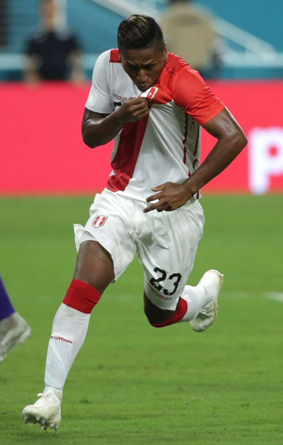 Empolgado por vitória no clássico, Peru mede força com os Estados Unidos