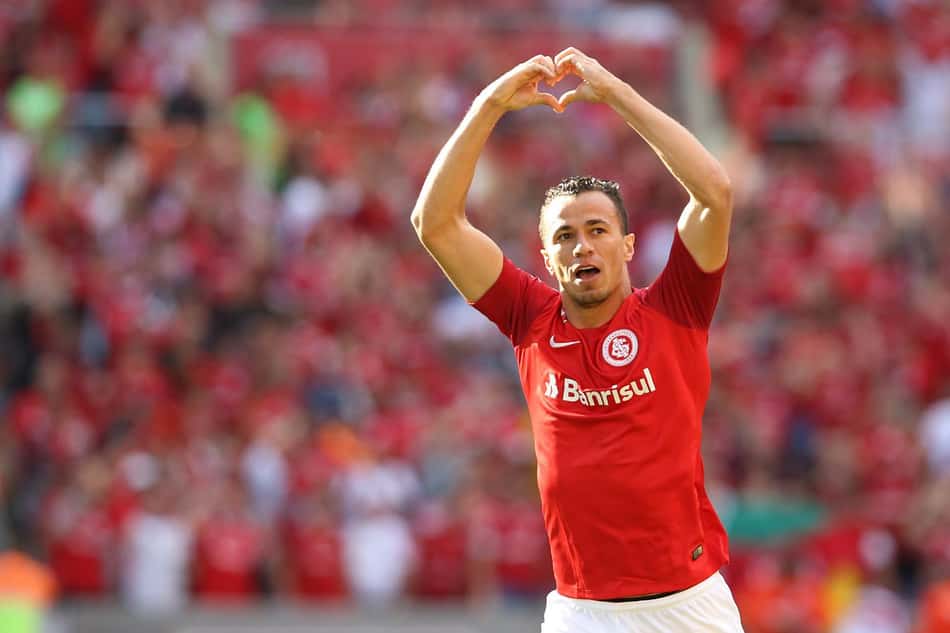 Leandro Damião se oferece para gigante brasileiro: 'Nem ouço outras propostas'