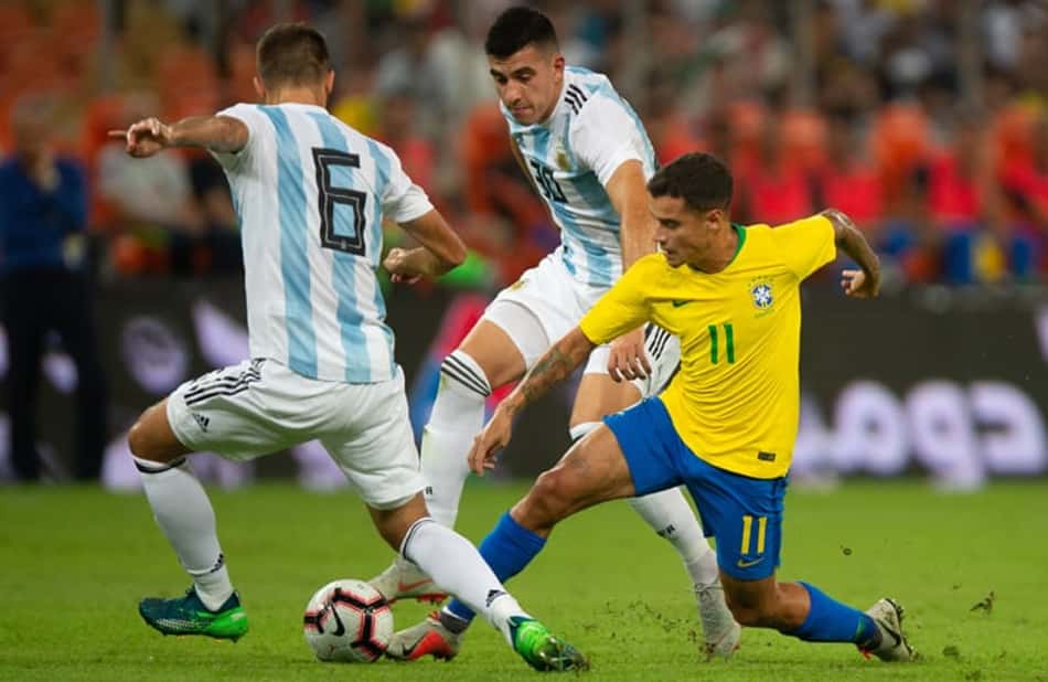 Coutinho não rende centralizado novamente pela Seleção Brasileira