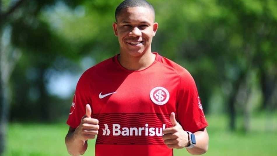 Diante do Athletico-PR, Wellington Silva chegou a marca expressiva pelo Internacional