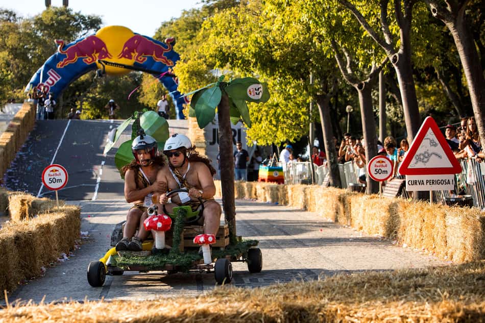 "Corrida Maluca" da Red Bull, com carros sem motor, volta ao Brasil