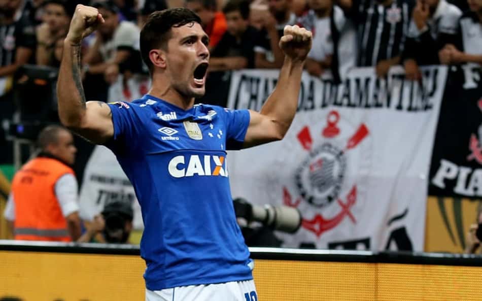 Cruzeiro realiza feito inédito e se isola como o maior campeão da história da Copa do Brasil