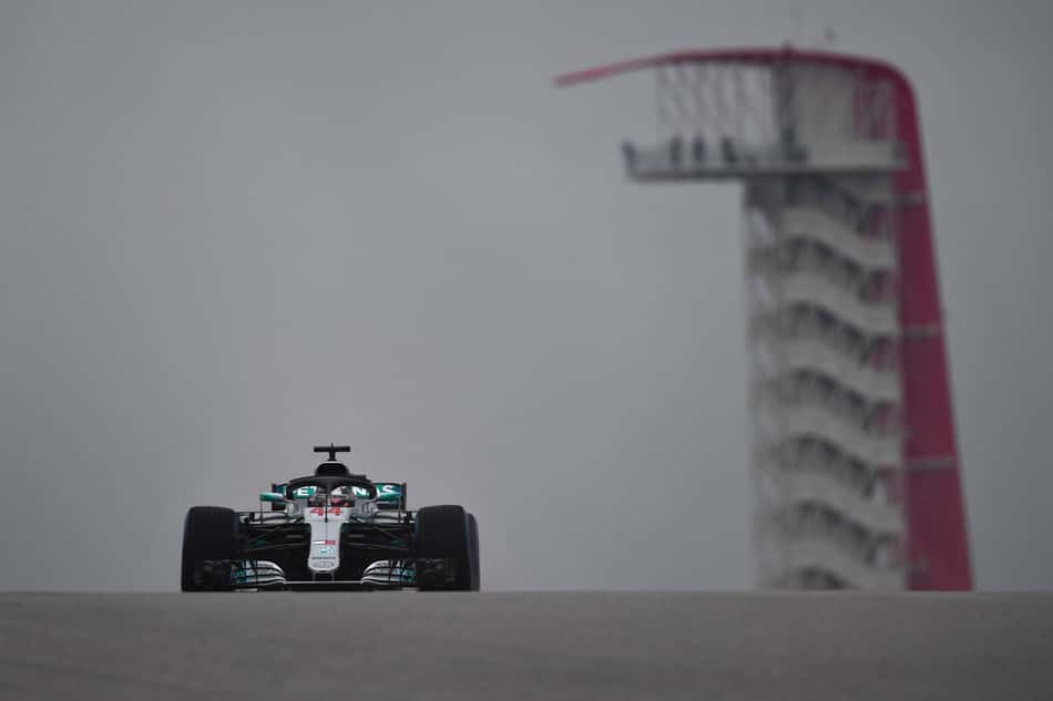 Com pista molhada, Hamilton lidera tranquilamente o TL1 em Austin