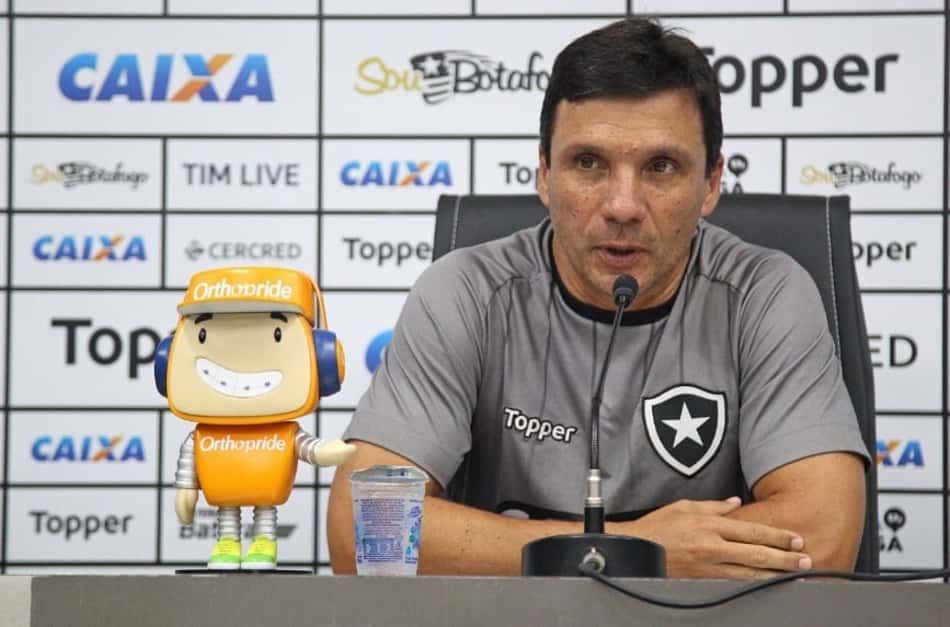 Solução? Zé Ricardo cogita mudar sistema tático do Botafogo