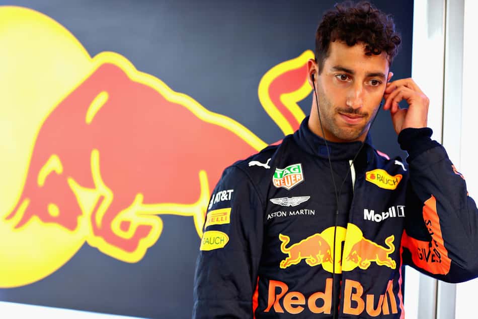 Daniel Ricciardo "soca a parede" após sétimo abandono na temporada 2018 da F1