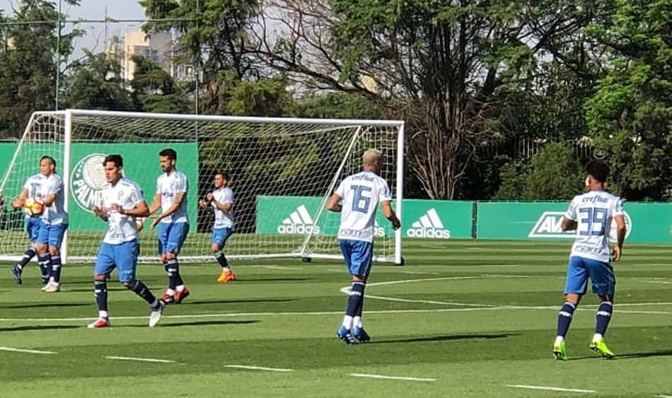 Com Deyverson, Palmeiras faz último treino antes de viajar à Argentina