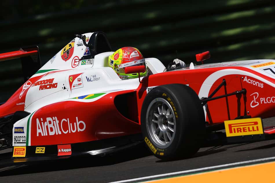 Líder da F4 Italiana já com descartes, Enzo Fittipaldi disputa título contra italiano e britânico
