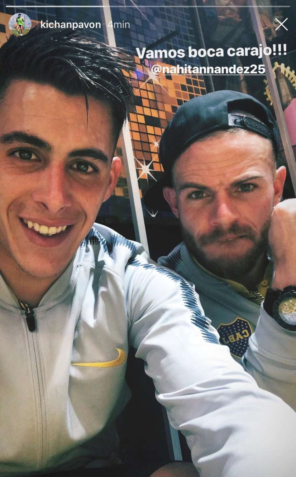 Jogadores do Boca Juniors comemoram a vitória nas redes sociais