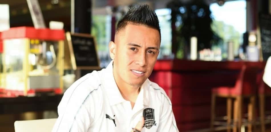 Por desacordo entre clubes, Cueva não jogará pelo Independiente