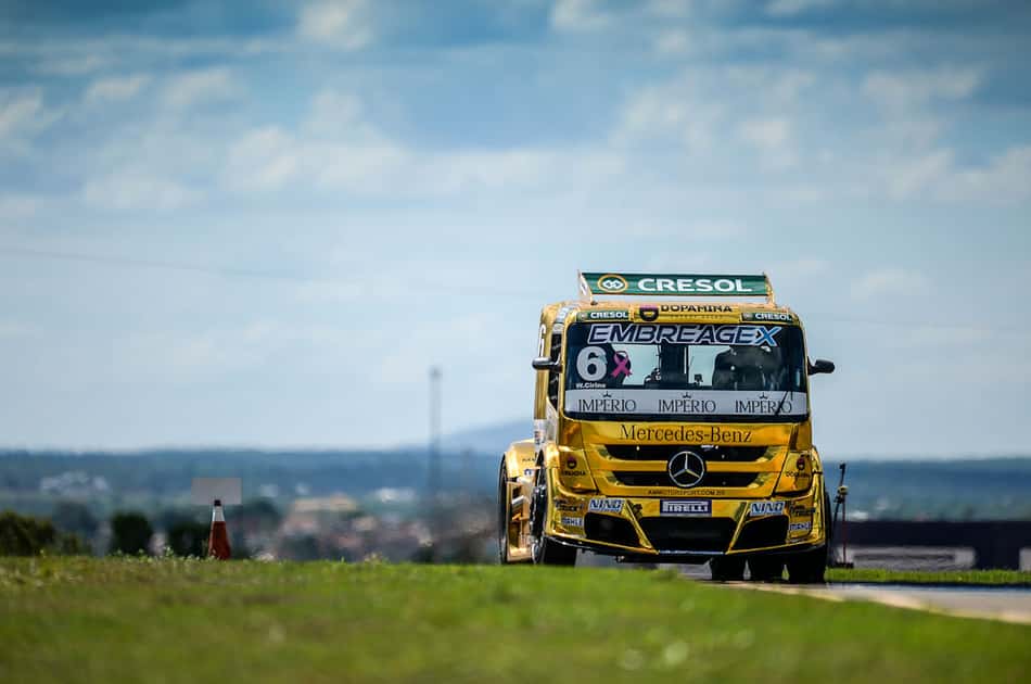 Cirino é o melhor no primeiro dia da história da Copa Truck em MG