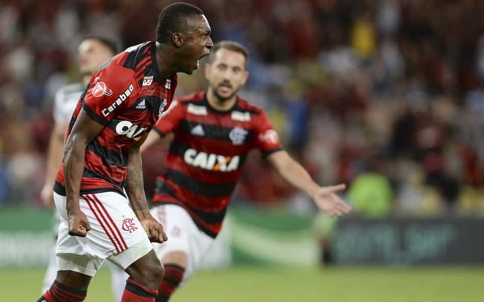Após recorde, futebol brasileiro vive debandada de estrangeiros