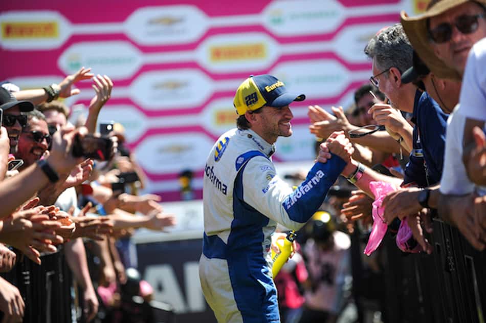 Stock Car: Serra tem primeiro "match point" em Goiânia, e Barrichello se apresenta como terceira via
