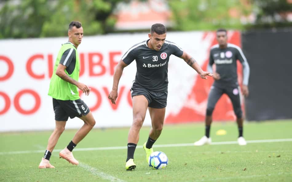 Pottker e Damião voltam aos trabalhos no Internacional