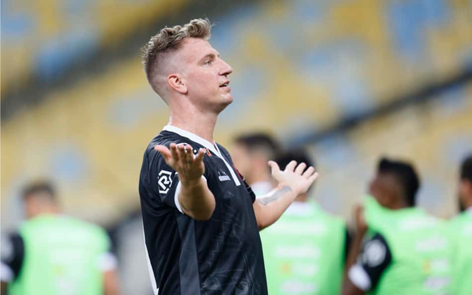Maxi participa de 73% dos gols e muda Vasco de patamar na reta final