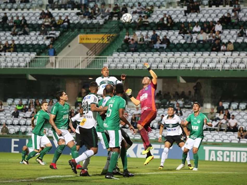 Coritiba perde para o Guarani e praticamente dá adeus ao acesso