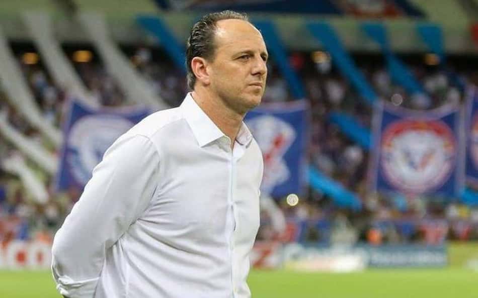Sem técnico, Goiás esboça interesse em Rogério Ceni para assumir cargo