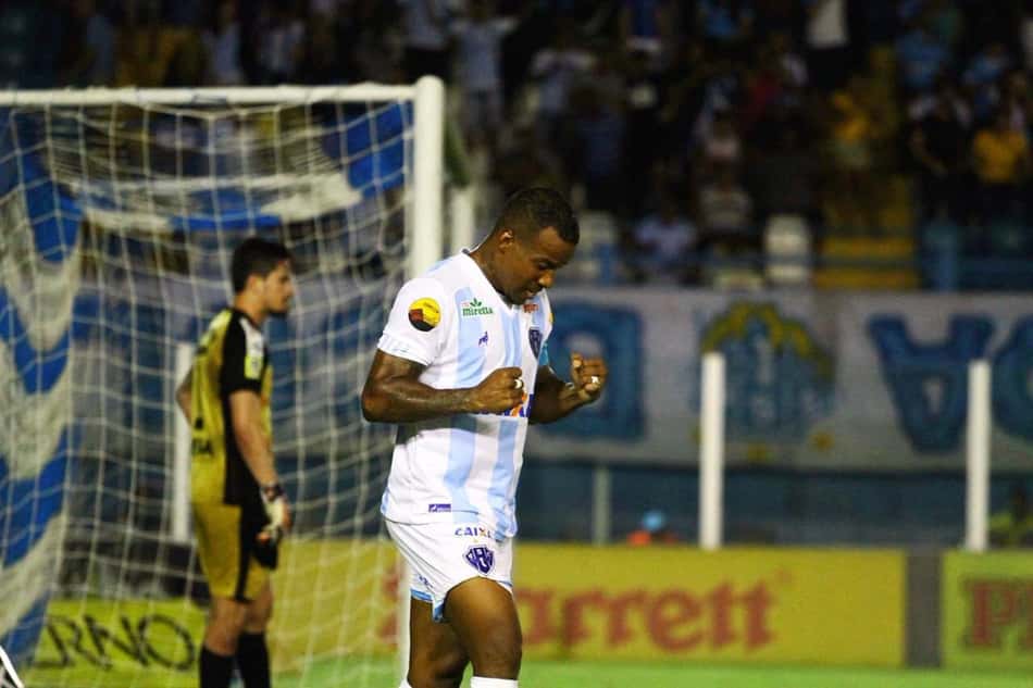No sufoco, Paysandu bate Oeste e segue na luta contra o rebaixamento