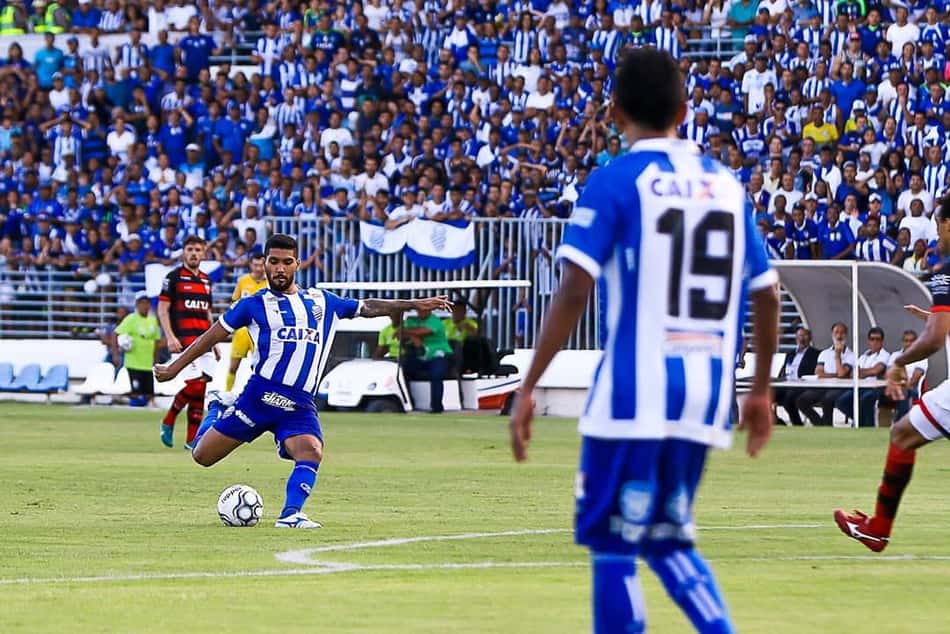 CSA fica no empate com o Atlético-GO e adia o sonho do acesso