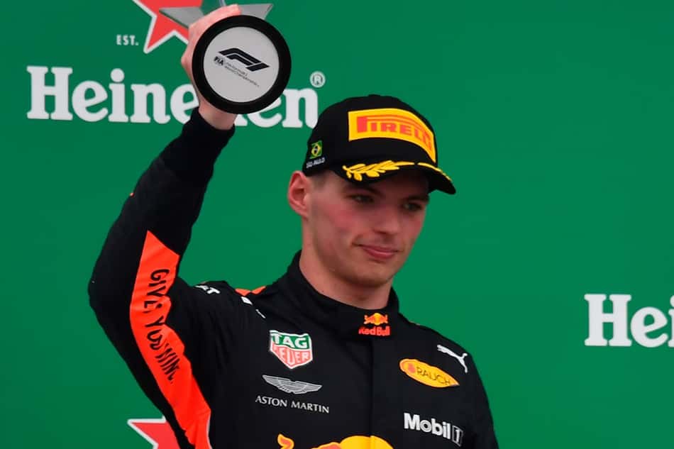 Hamilton considera que Verstappen pilotou incrivelmente bem este ano