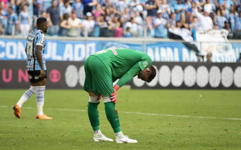 Martin Silva tem uma das piores médias de defesas difíceis do Brasileirão