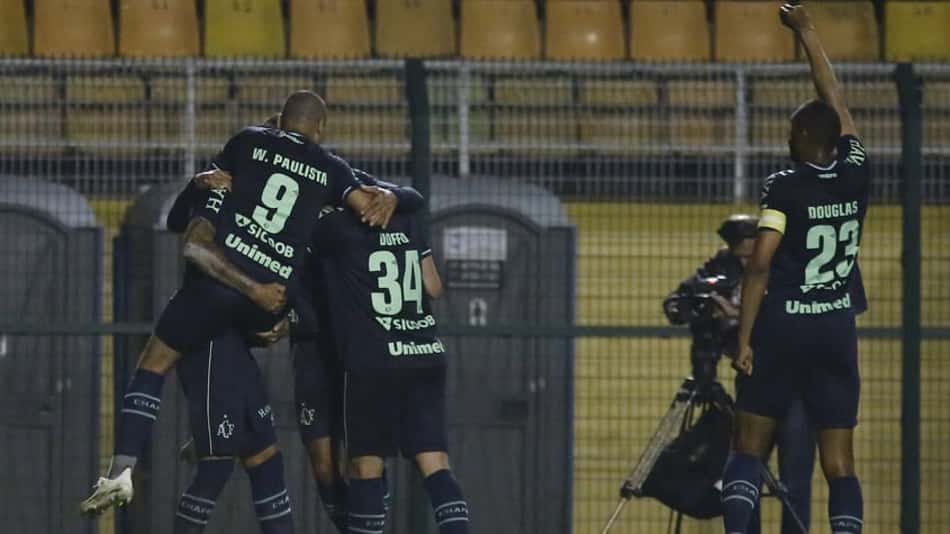LANCE! Espresso: Entre o milagre e a compaixão, Chape desafia a lógica