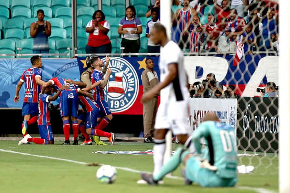 Quanto estilo! Com gol de letra, Bahia marca no fim e derrota Ceará