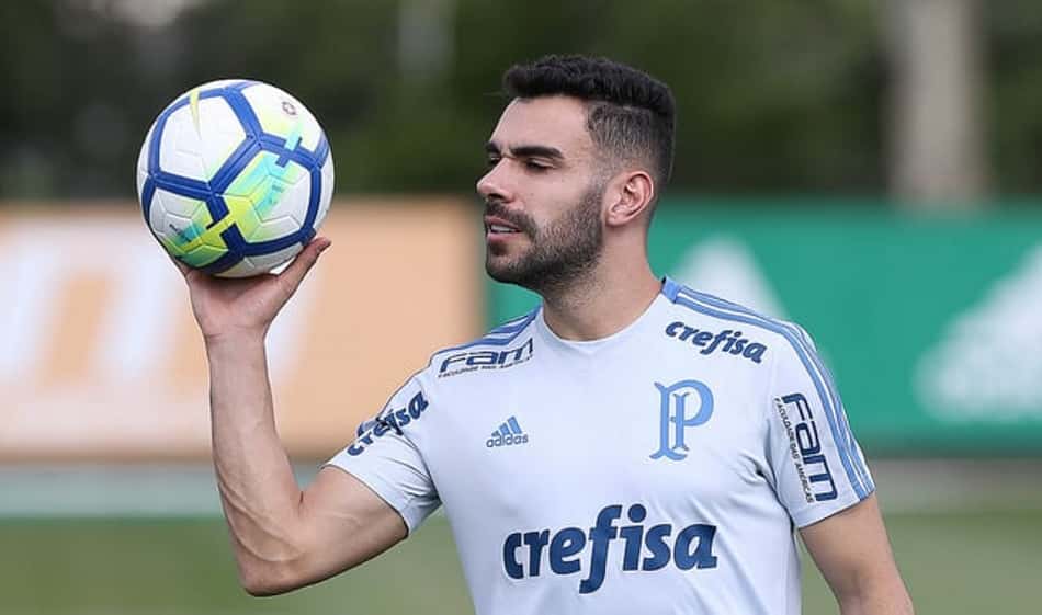 Volante com mais gols no país, Bruno Henrique joga 'em casa' em Londrina