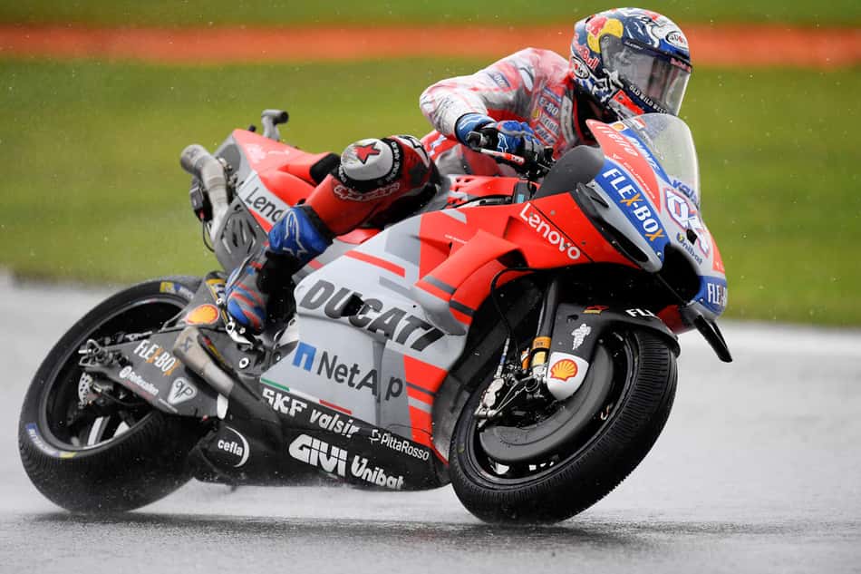Com pista encharcada e queda dos rivais, Dovizioso vence "corrida maluca" da MotoGP em Valência