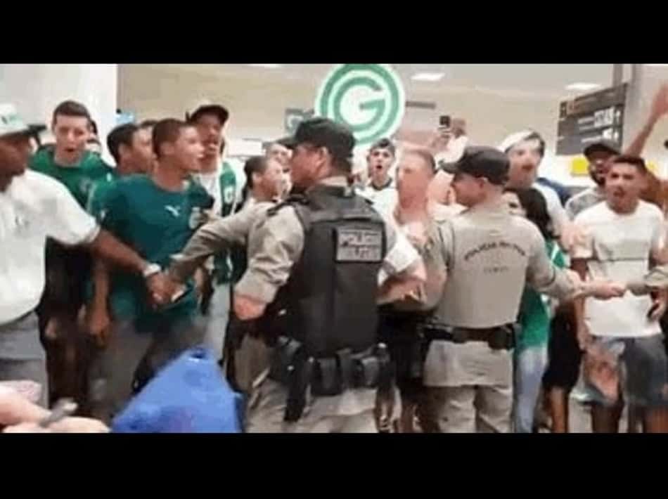 Goiás parabeniza policial que festejou com torcida: 'O futebol precisa disso'
