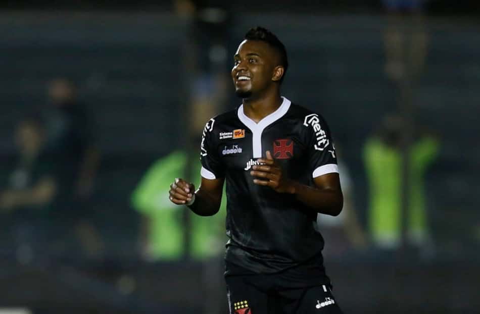 Fluminense se aproxima de acerto para contratação de Kelvin, ex-Vasco