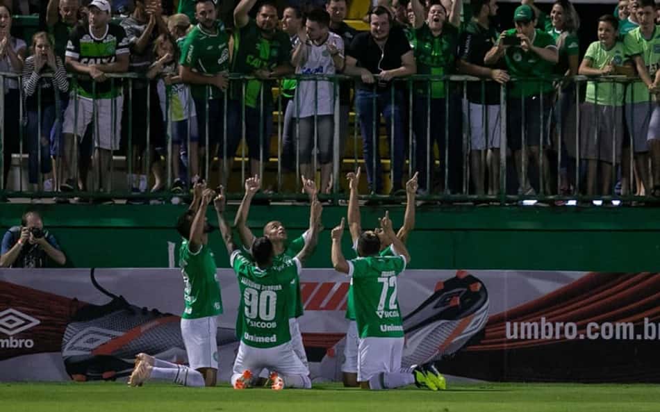 Chapecoense é fulminante, ganha do Sport e empurra adversário para o Z4