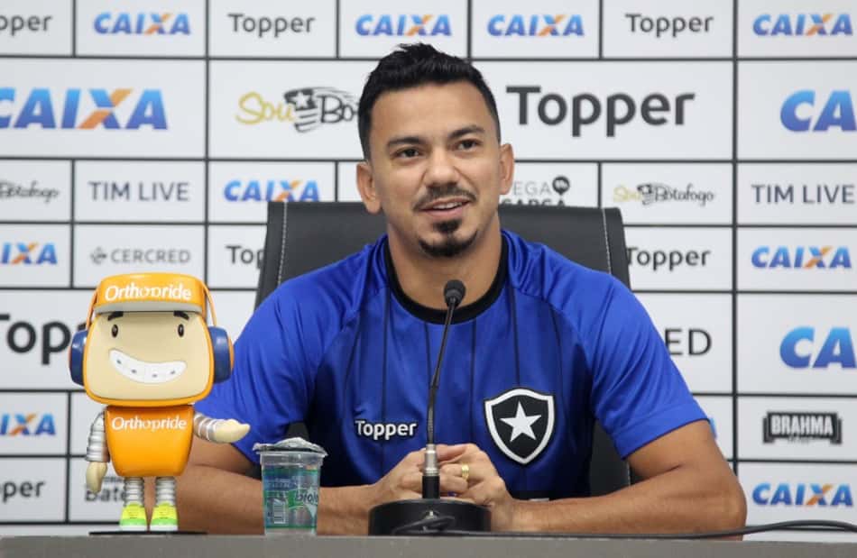 Lindoso agradece parceria com Jefferson ao citar despedida do goleiro: 'Vai marcar para todos'