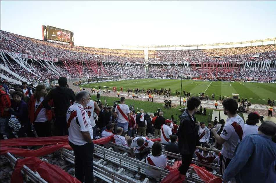 Torcedor do River Plate promete festa memorável no Monumental de Núñez