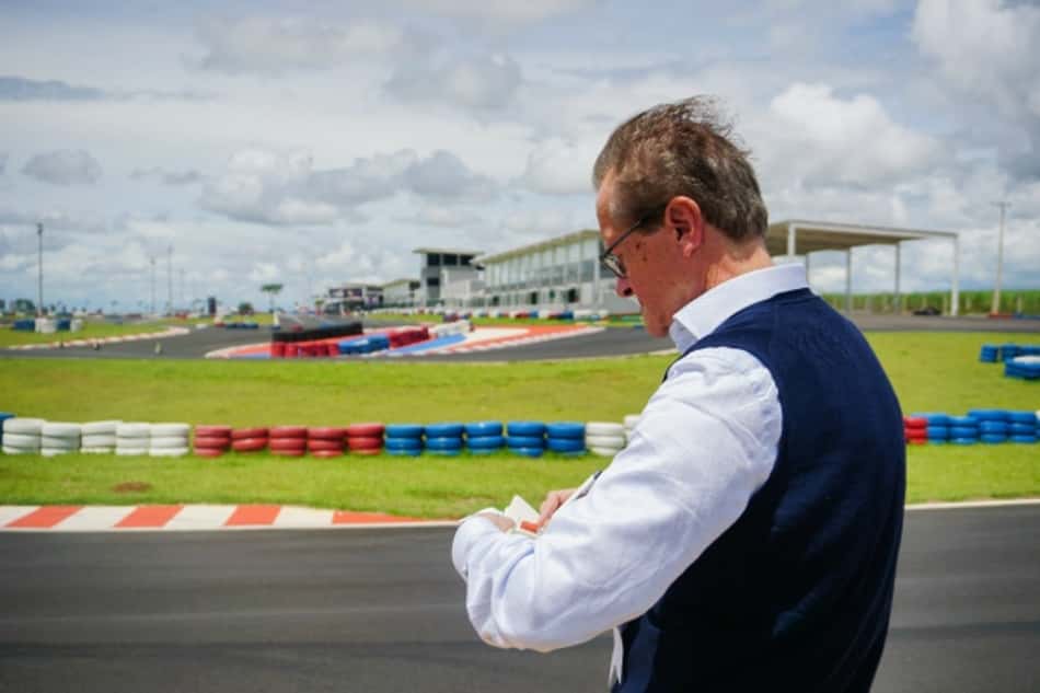 Inspetor da CIK/FIA vistoria dois kartódromos brasileiros para homologação
