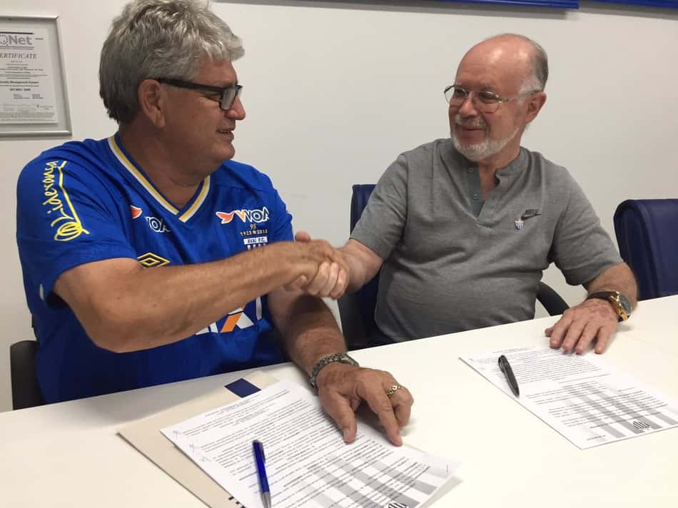 Após retorno à elite, Avaí renova contrato do técnico Geninho