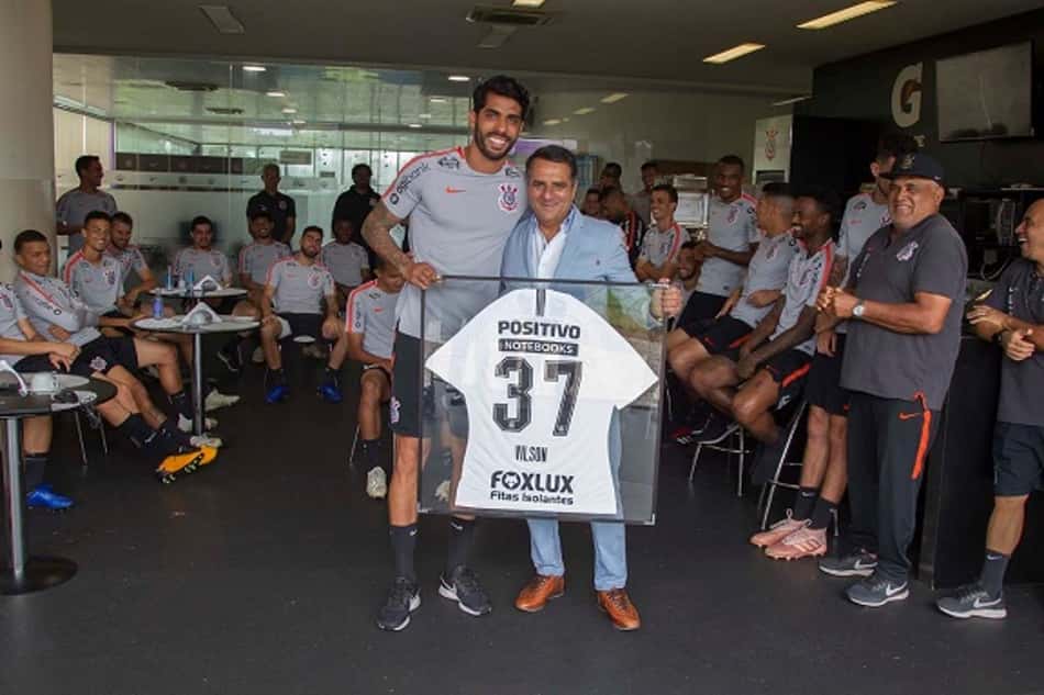 Vilson é homenageado em despedida do Corinthians: 'Muita gratidão'