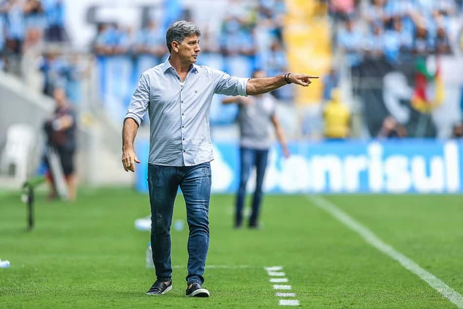 De férias, Renato Gaúcho escapa de entrevista coletiva