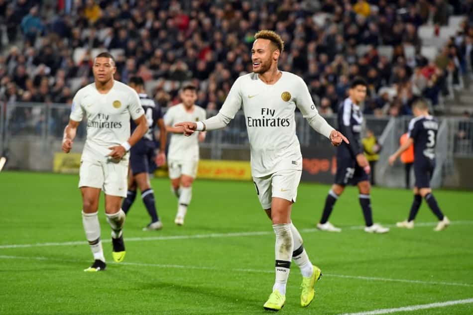 Para "segurar" Neymar, atacante se torna embaixador global de banco catari