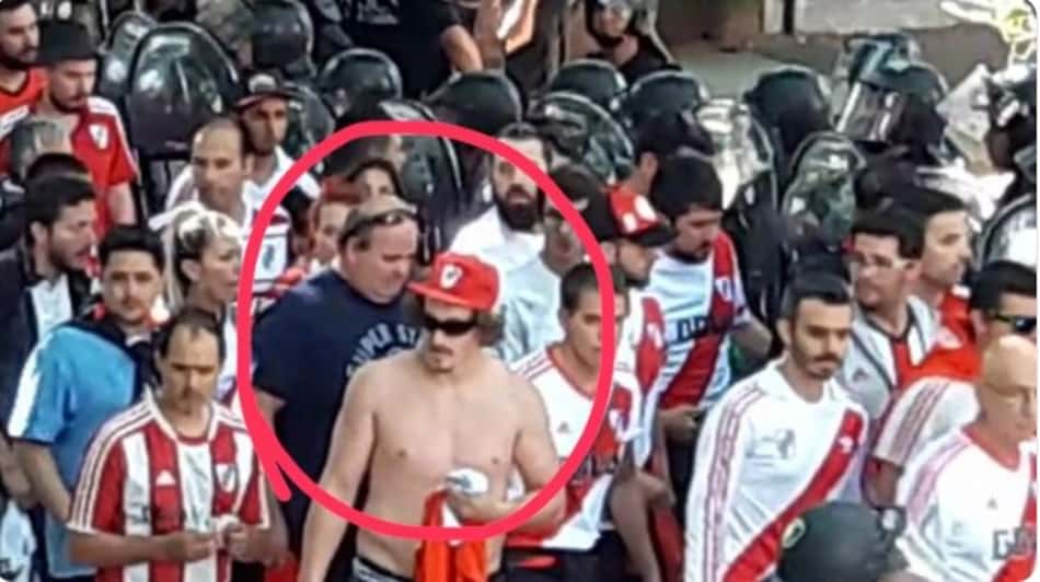 Torcedor que participou do ataque ao ônibus do Boca é solto na Argentina