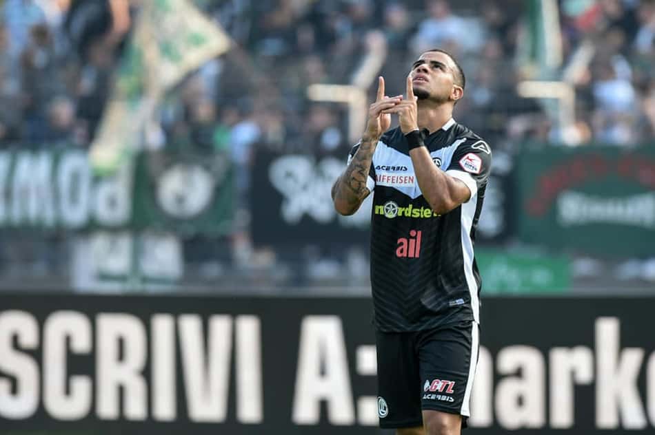 Atacante Carlinhos, após boa temporada na Suíça, pode ir para a Rússia