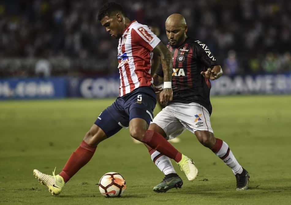 Atlético-PR e Atlético Júnior tentam conquistar o maior título de suas histórias