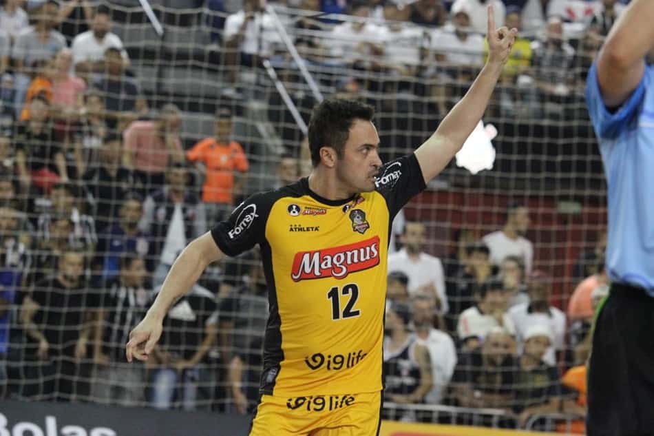 Falcão, do futsal, rebate ministra Ana Moser sobre esports e opina sobre a modalidade: 'Mundo mudou'