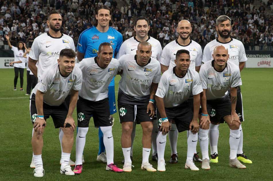 Despedida de Sheik tem gol de anão, show de Bebeto e vaias a palmeirense