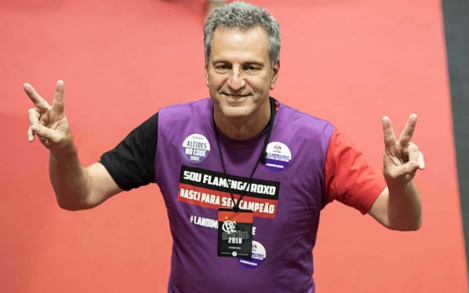 Após um dia de votações na Gávea, Rodolfo Landim foi eleito o novo presidente do Flamengo e comandará o clube no triênio 2019-21. No total, 1879 sócios adimplentes votaram no candidato da Chapa Roxa, que representa oposição ao atual presidente, Eduardo Bandeira de Mello, que deixará o rubro-negro no fim desse ano. O LANCE! separou uma galeria que explica como foi o sábado de votação na sede da equipe.