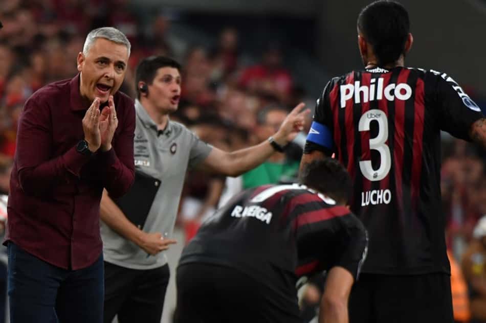 Tiago Nunes extravasa após conquista: 'Não sei dimensionar'
