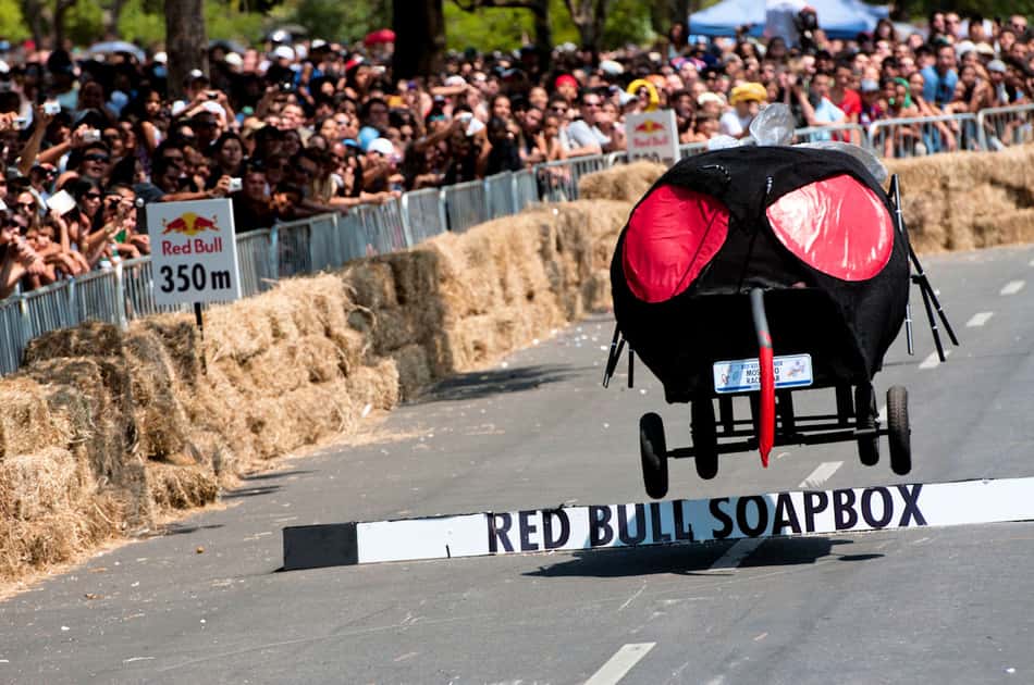 'Corrida Maluca' prorroga inscrições e leva campeão à fábrica da Red Bull Racing