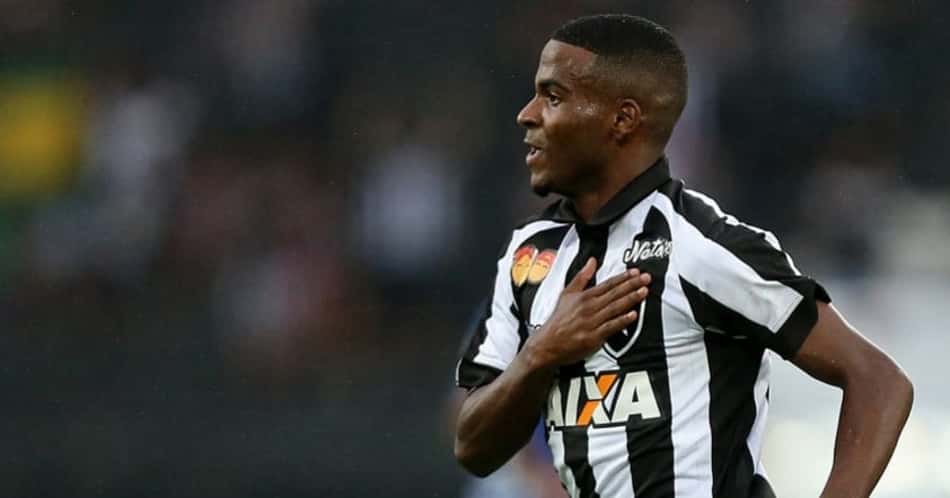 Ezequiel, do Botafogo, tem proposta do futebol japonês; CAP monitora