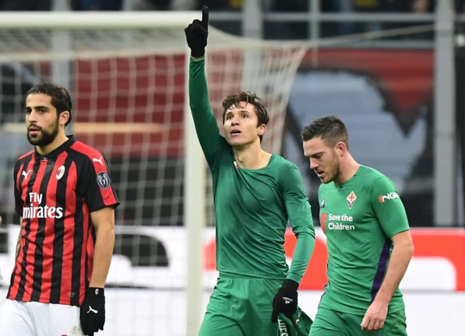 Milan para em Lafont e Fiorentina conquista a vitória em San Siro
